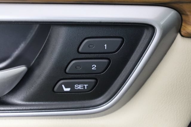 Used 2017 Beige Honda EX-L image 26