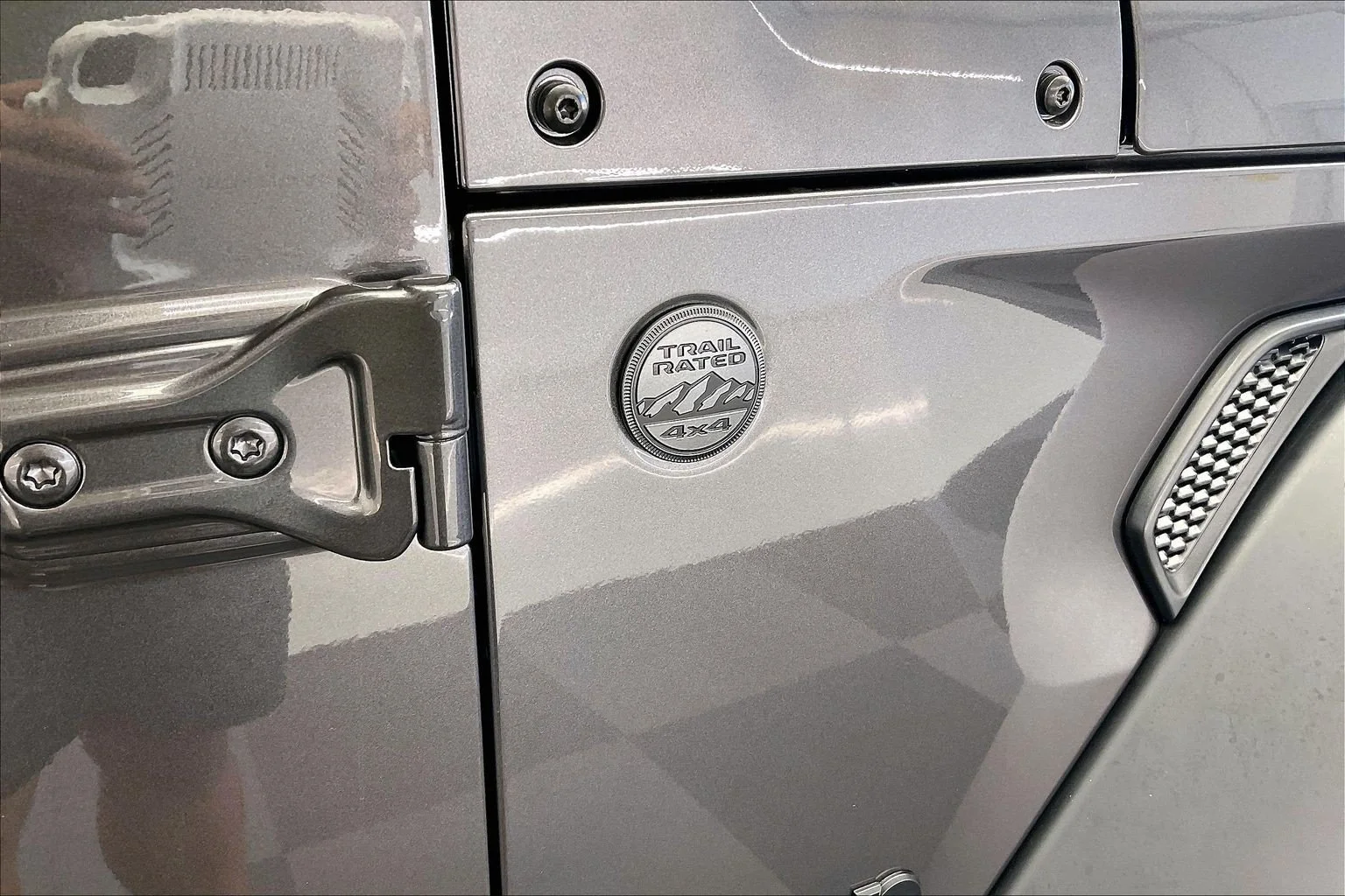 New 2026 Granite Crystal Metallic Clearcoat Jeep Sport S image 22