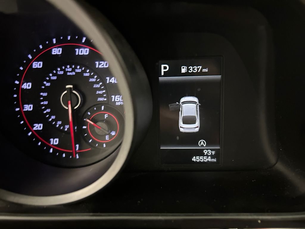 Used 2022 Gray Hyundai SE image 10