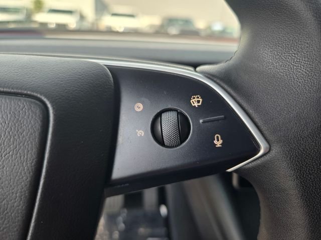 Used 2025  Tesla  image 18