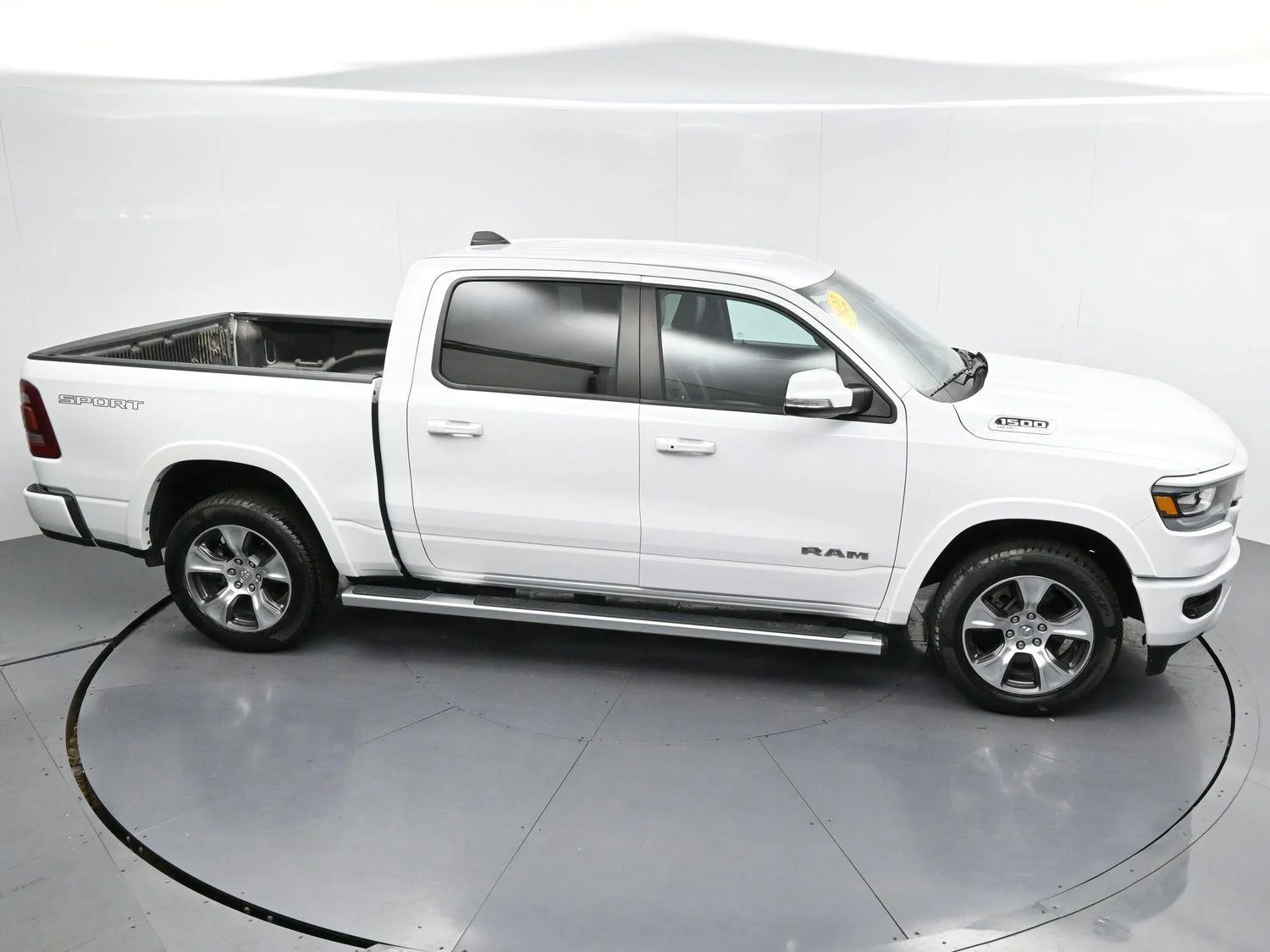 Used 2022 Bright White Clearcoat Ram Laramie image 41
