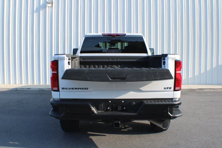Used 2026 Summit White Chevrolet LTZ image 17