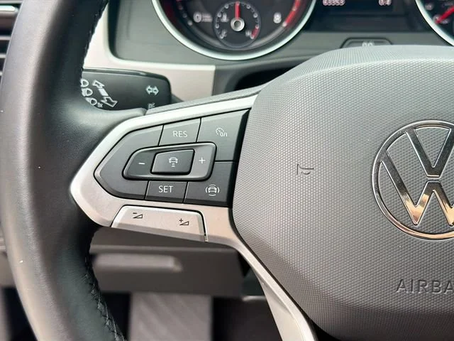 Used 2020 Platinum Gray Metallic Volkswagen 2.0T SE w/Technology image 34