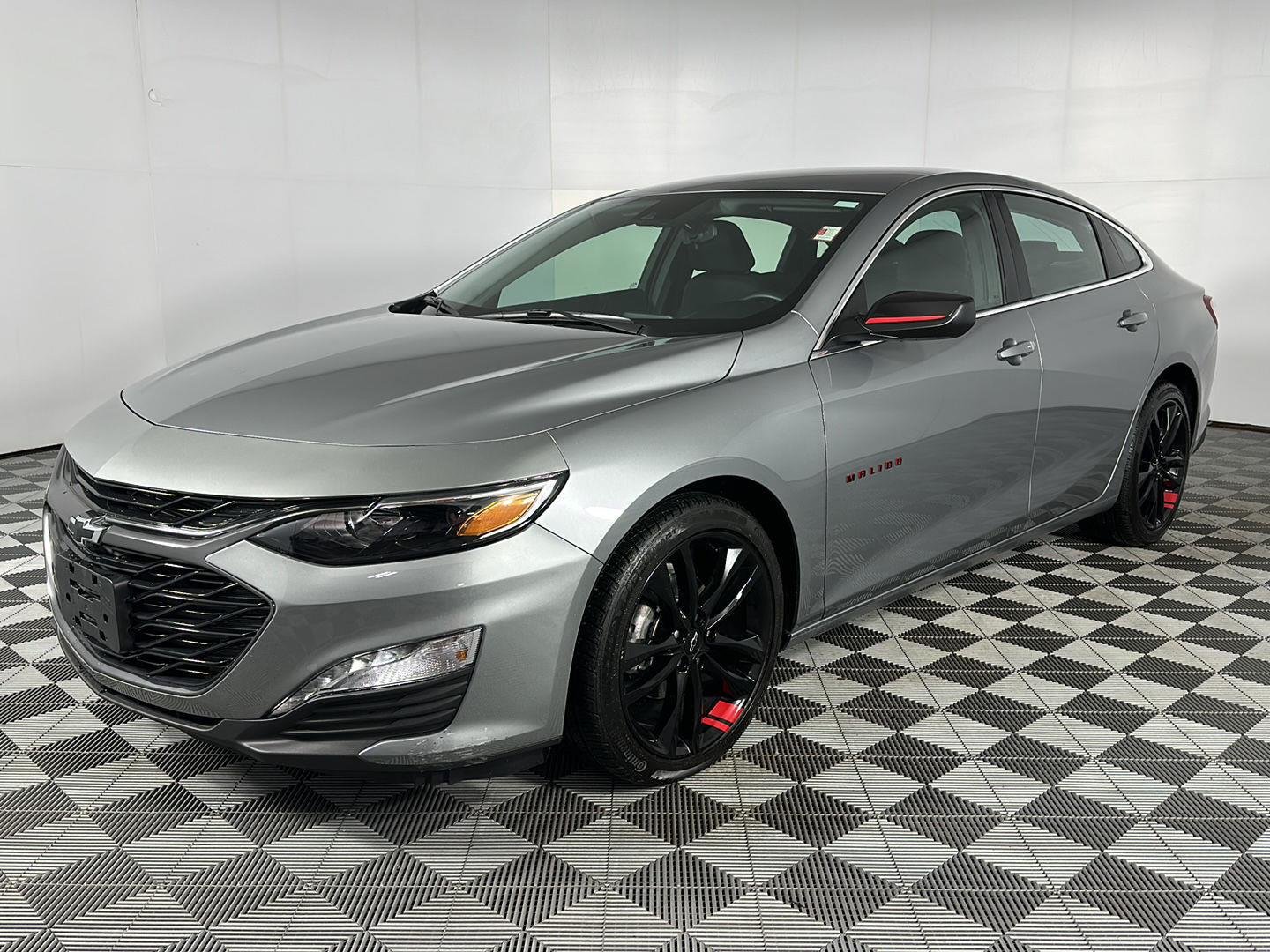 Used 2024 Sterling Gray Metallic Chevrolet LT image 3