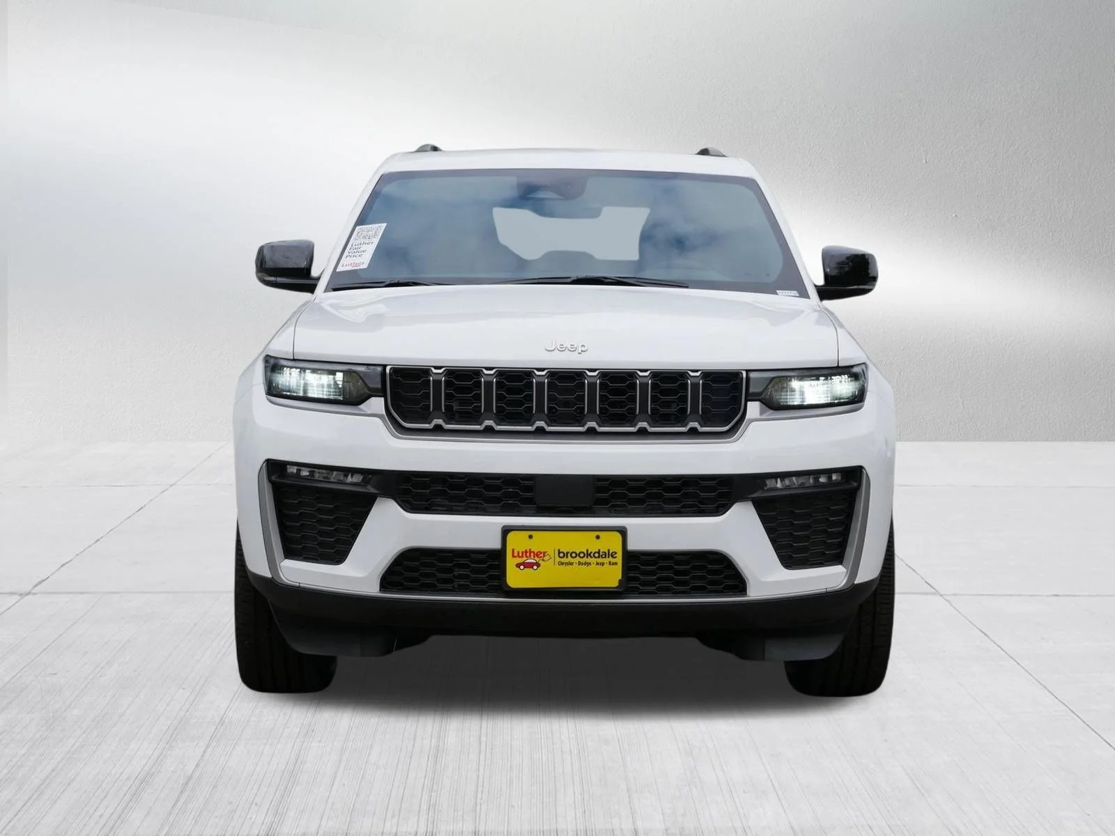 New 2026 Bright White Clear-Coat Exterior Paint Jeep Limited image 2