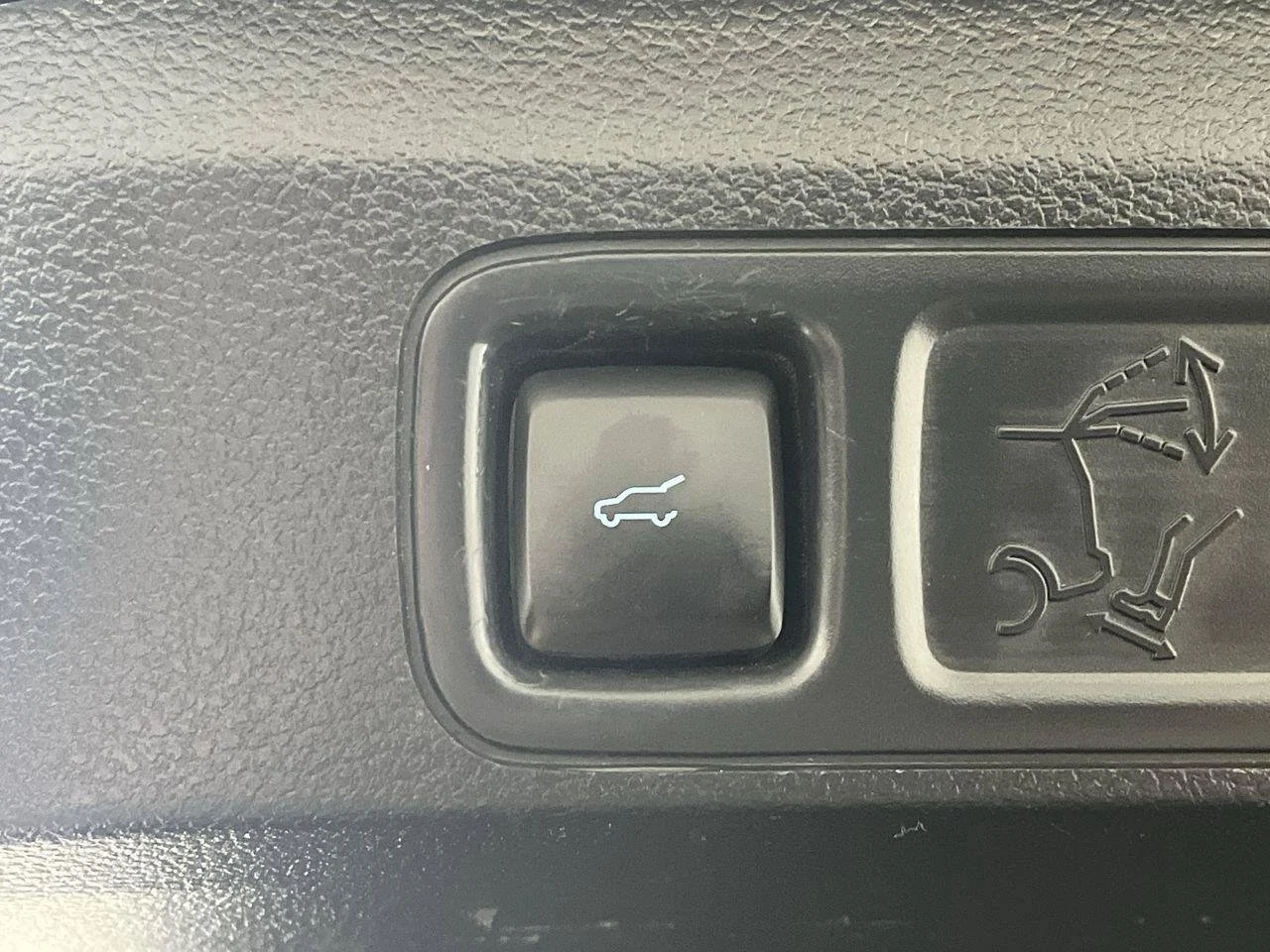 Used 2022 Black Ford Limited image 37