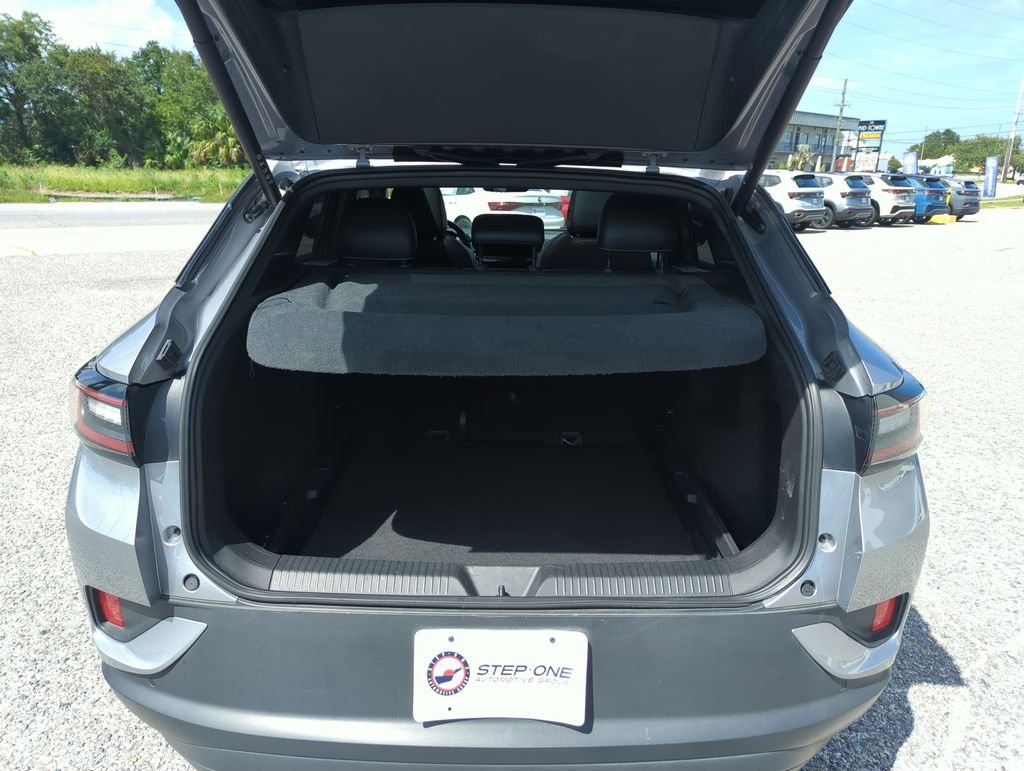 Used 2023 Silver Volkswagen Pro S image 31