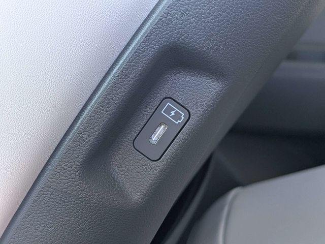 New 2027 Gray Hyundai SEL FWD image 16