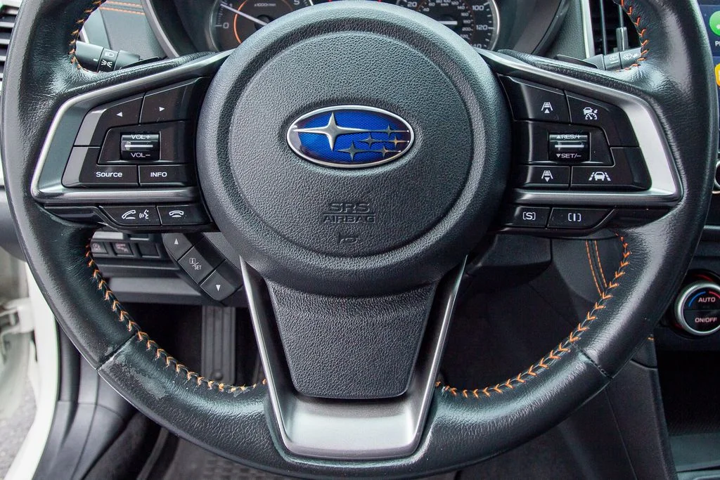 Used 2020 Crystal White Pearl Subaru Limited image 26