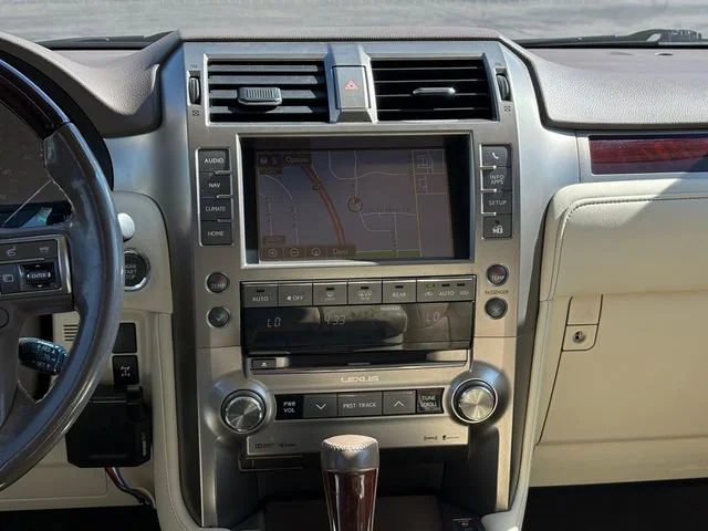 Used 2018 White Lexus GX 460 image 18