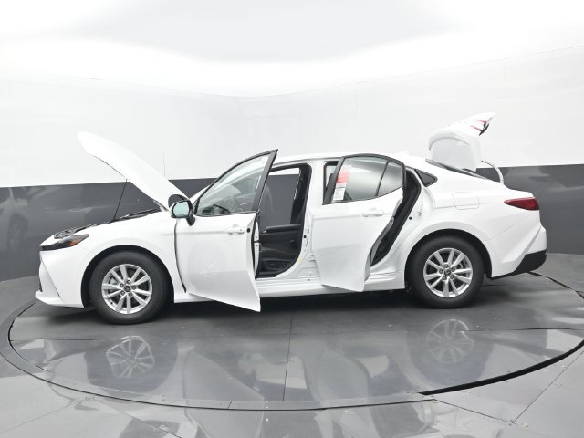 New 2026 Ice Cap Toyota LE image 32