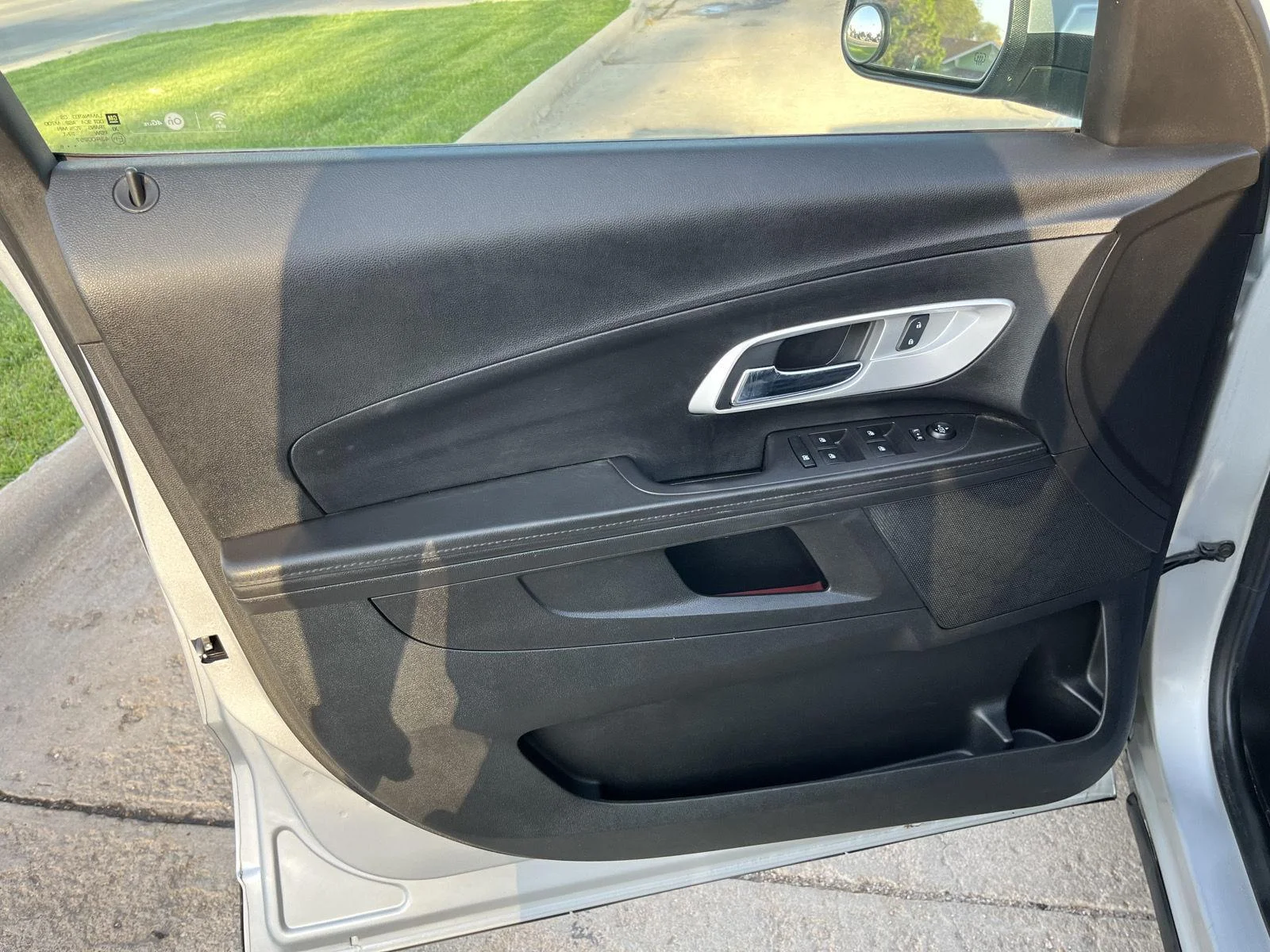 Used 2016 Silver Ice Metallic Chevrolet LT image 12