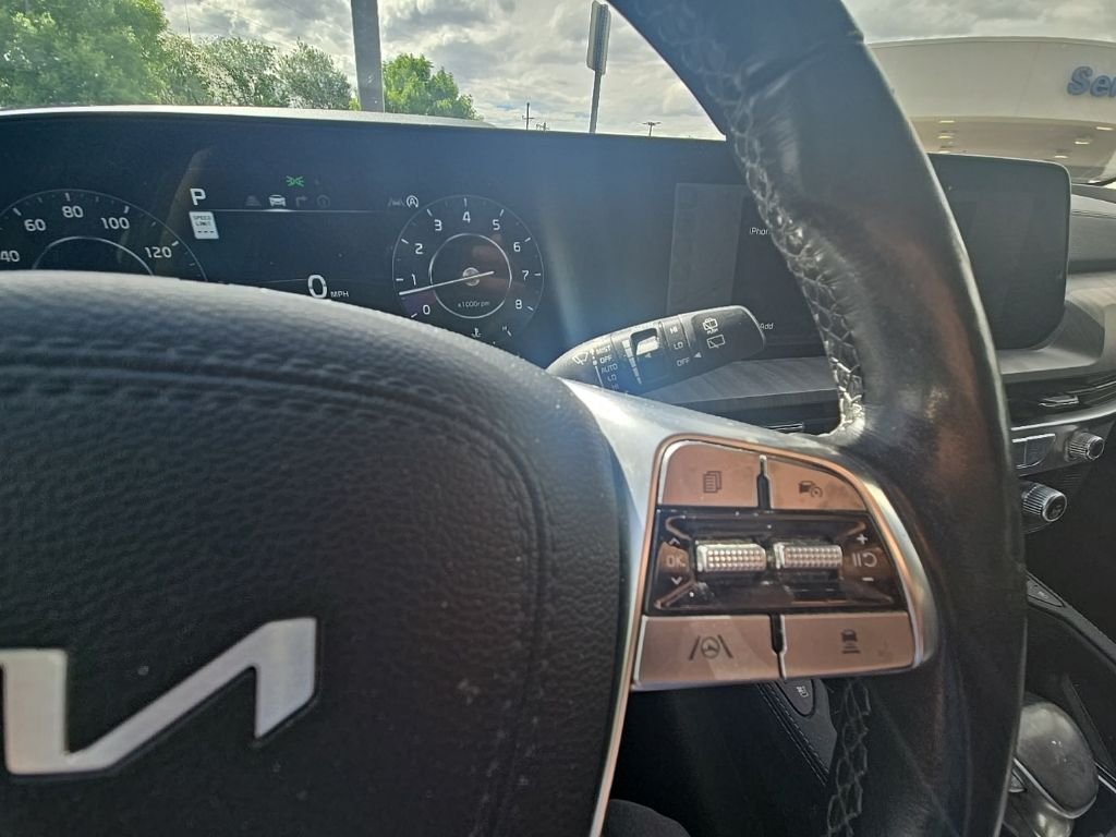 Used 2024 White Kia SX-Prestige image 18