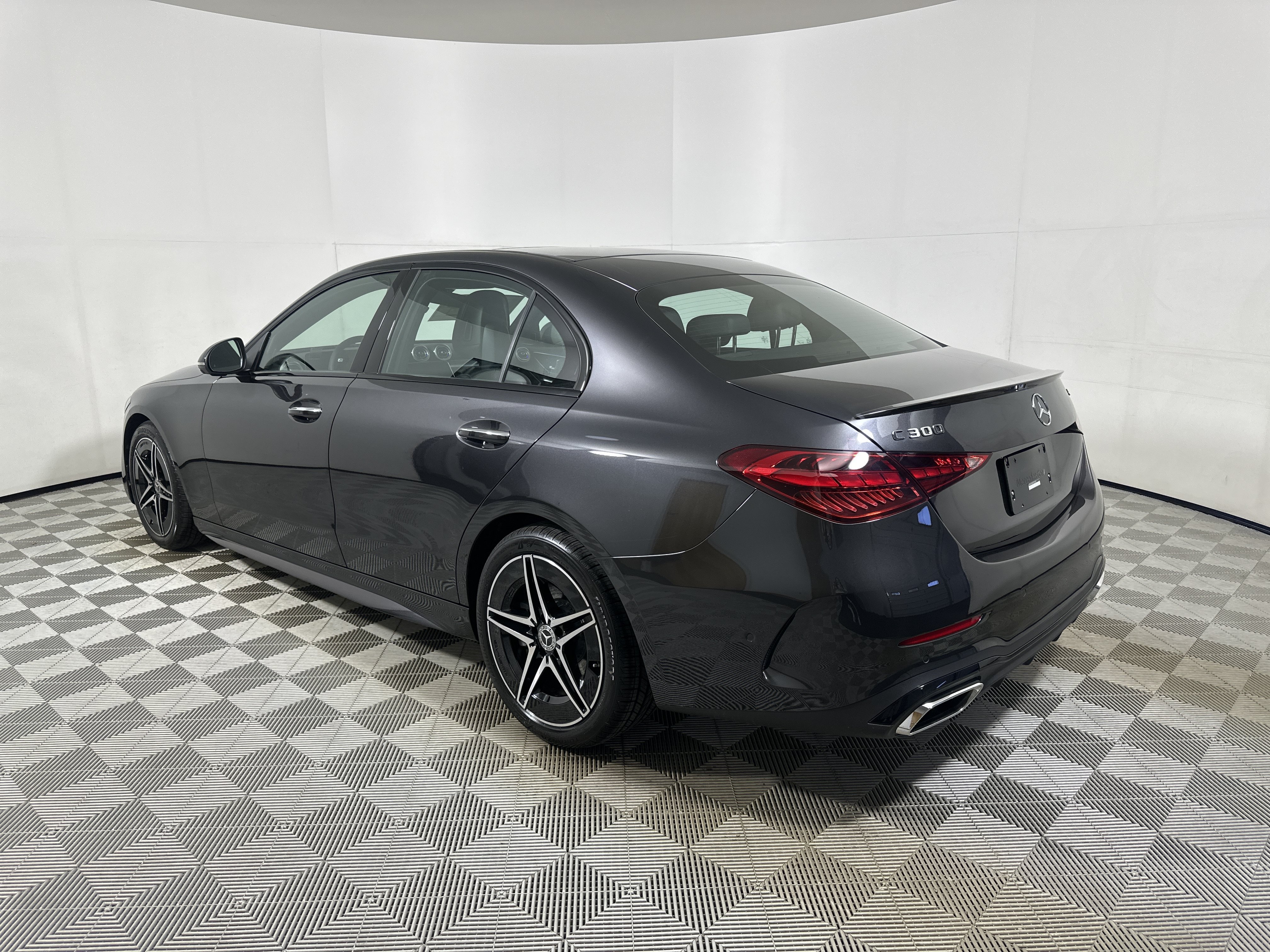 New 2026 GRAPHITE GREY METALLIC Mercedes-Benz C 300 image 5