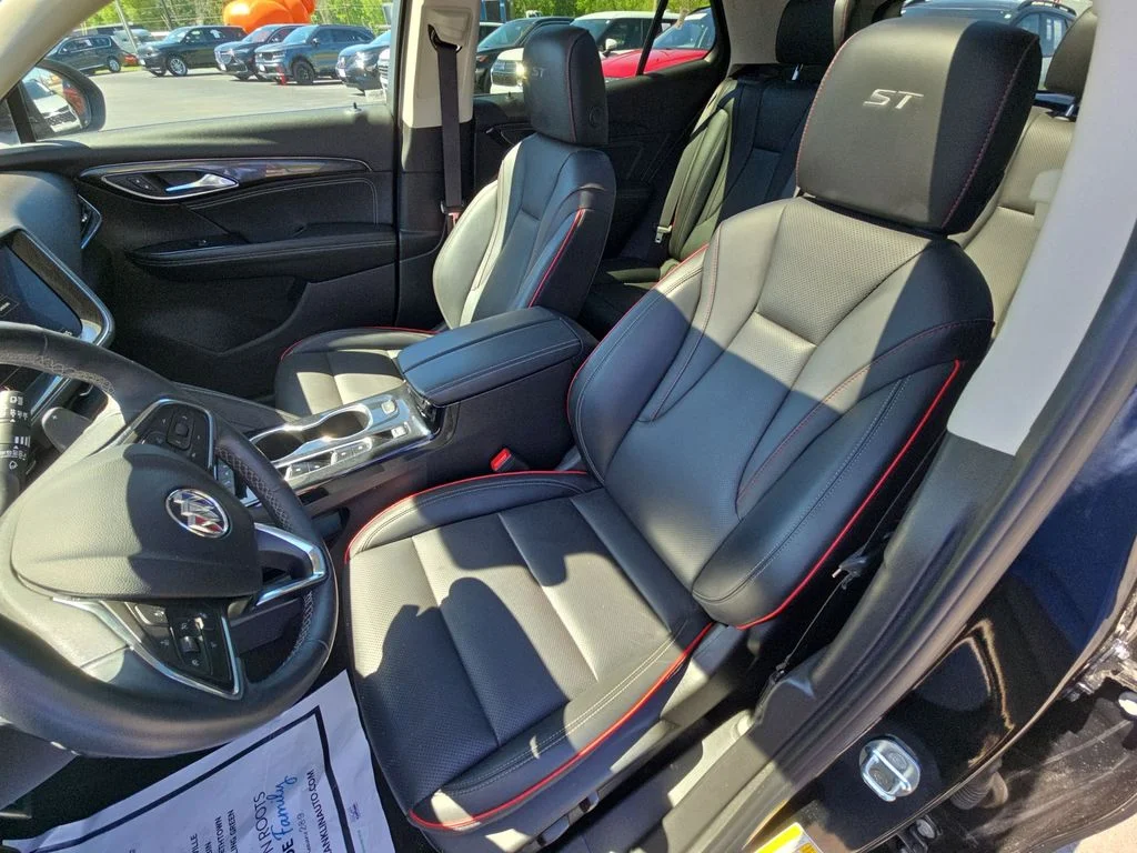 Used 2023 Black Buick Essence image 17