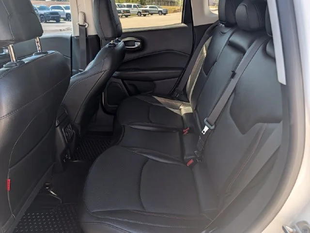 Used 2021 White Jeep Trailhawk image 25