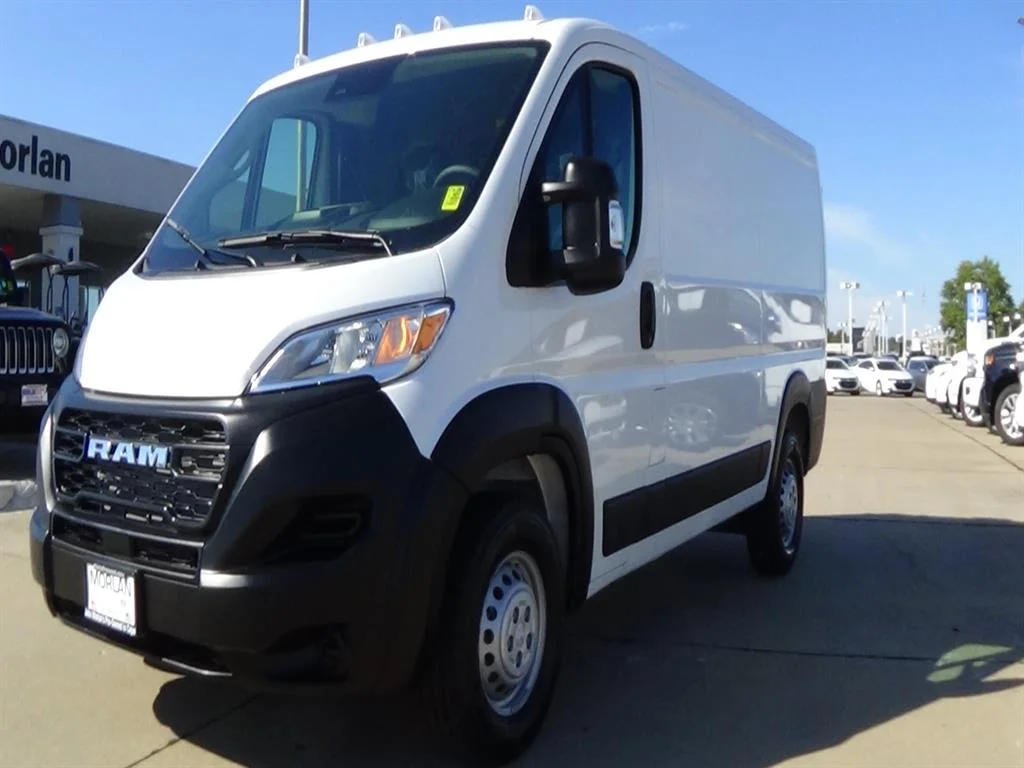 Used 2025 Bright White Clear Coat (pw7) RAM Tradesman 2500 image 2