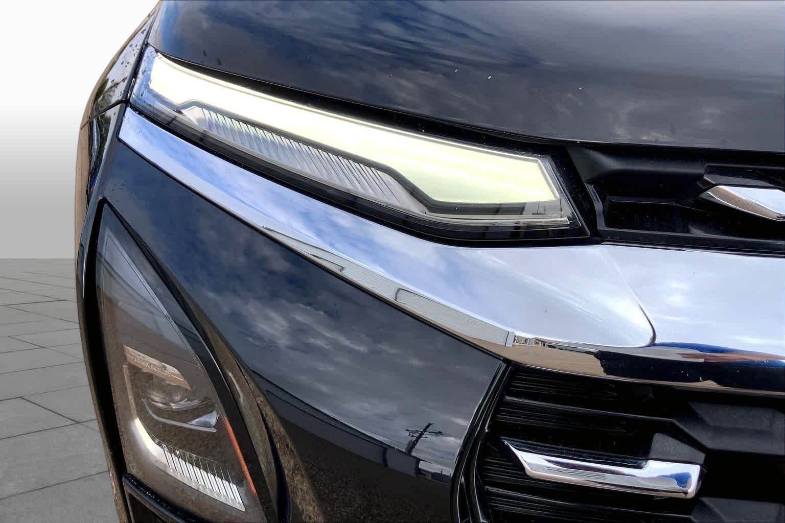 Used 2025 Mosaic Black Metallic Chevrolet FWD LT image 28