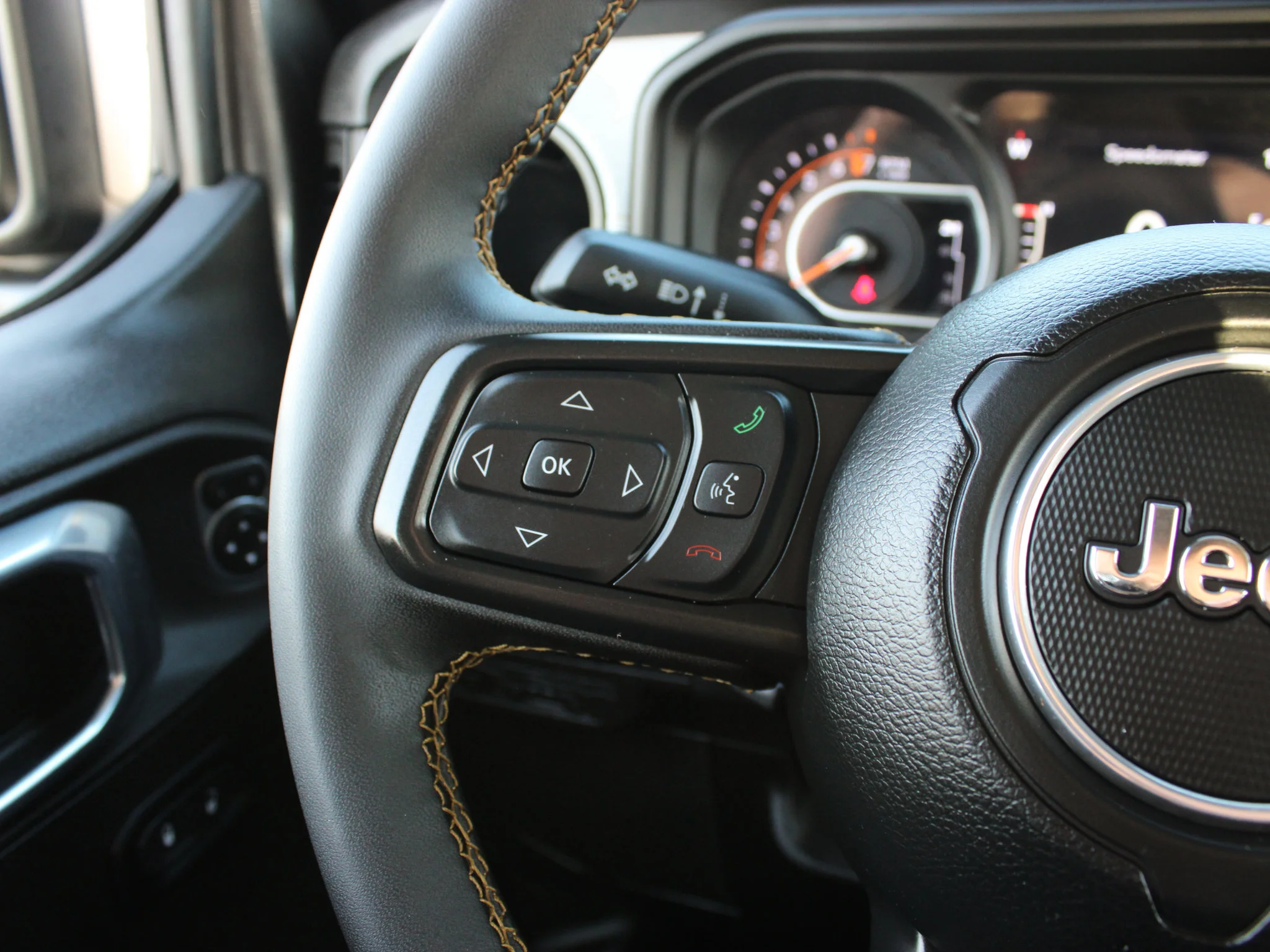 Certified Used 2024 Grey Jeep Sport S * V6 | Heated Seats | Adaptive Cruise | Apple CarPlay | Backup Camera image 20