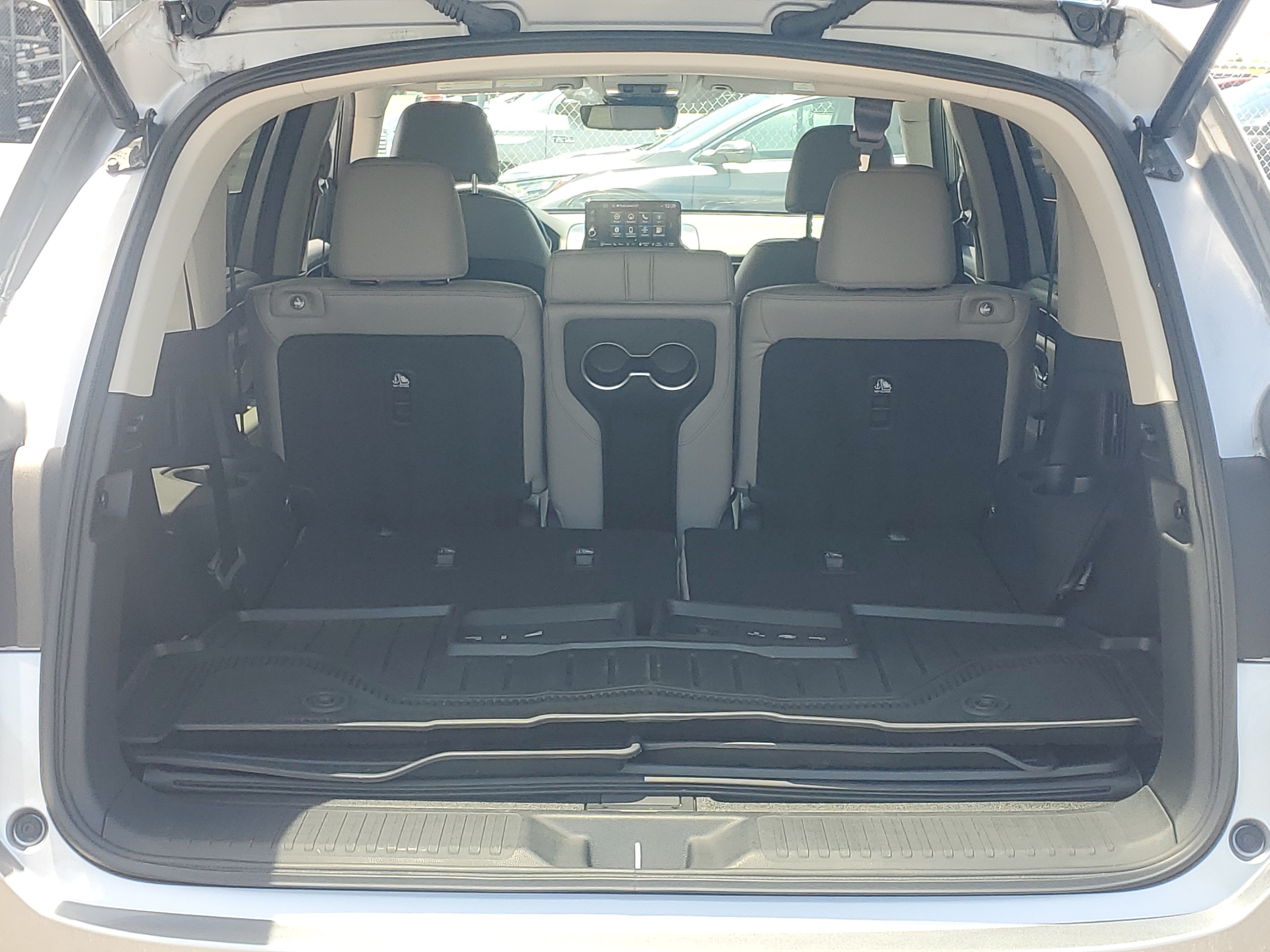 Used 2023 Lunar Silver Metallic Honda Touring image 8