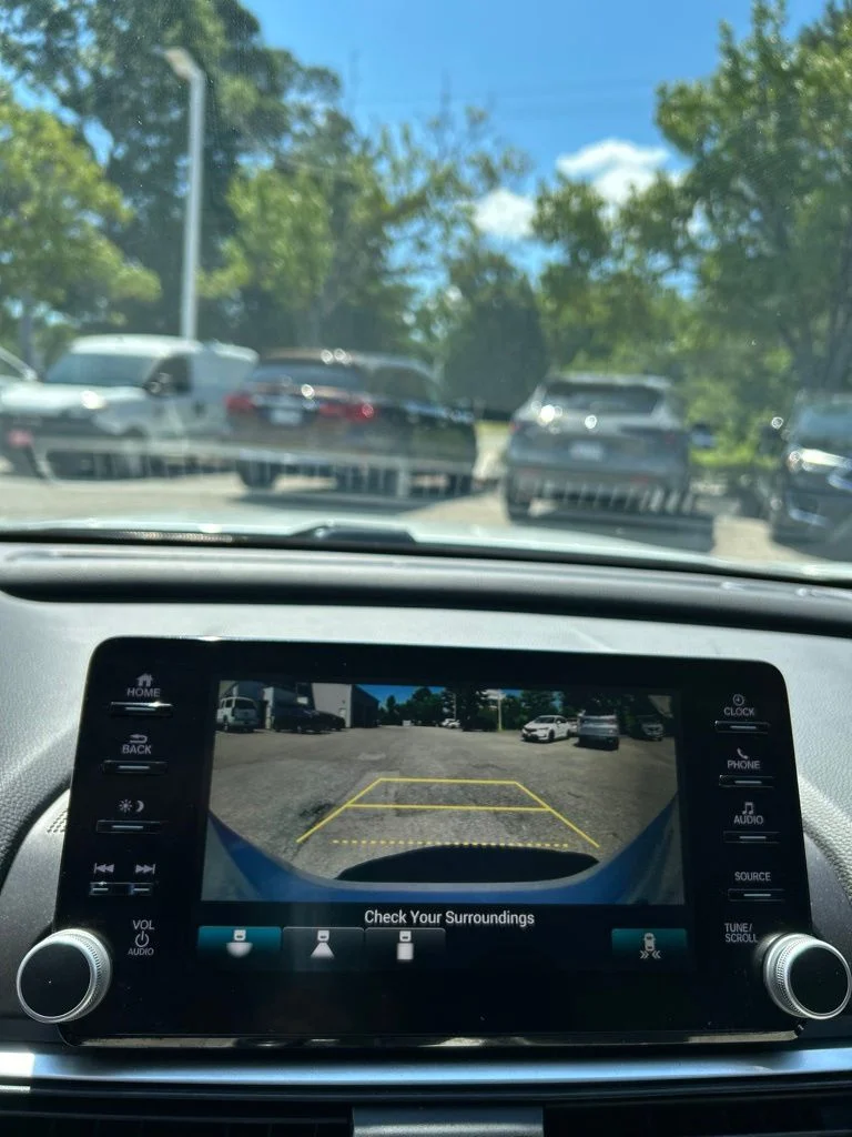 Used 2018 White Honda EX-L image 11