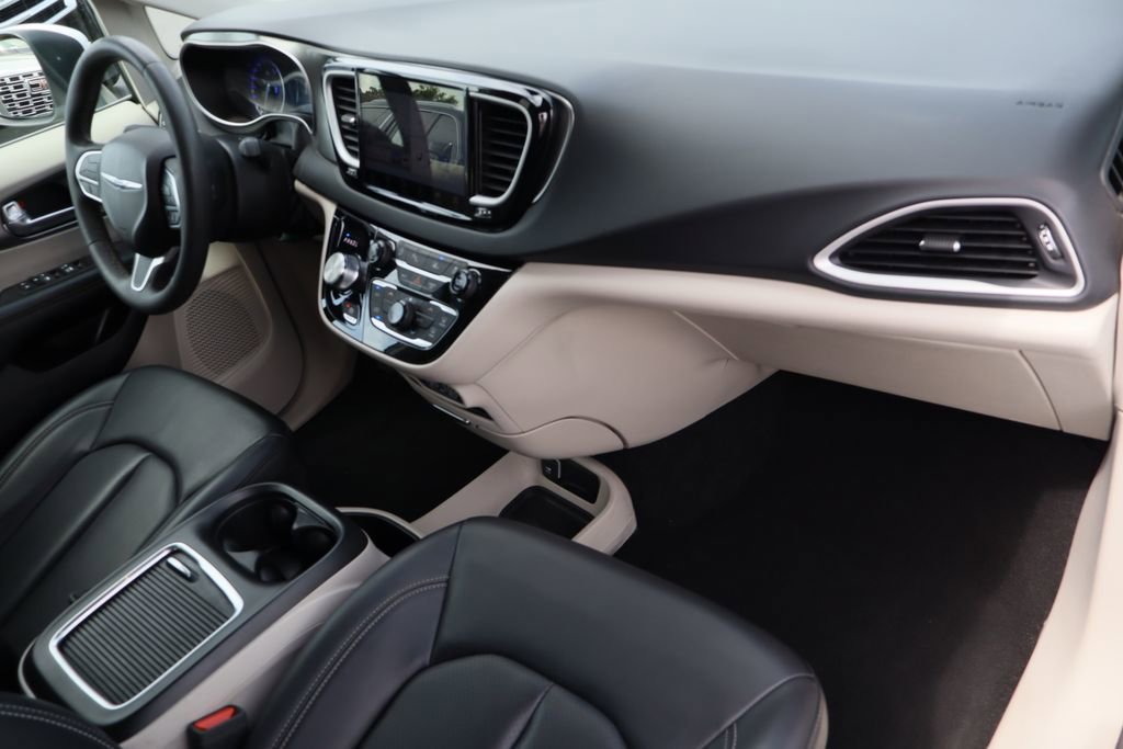2023 Chrysler Pacifica Touring L - Photo 29