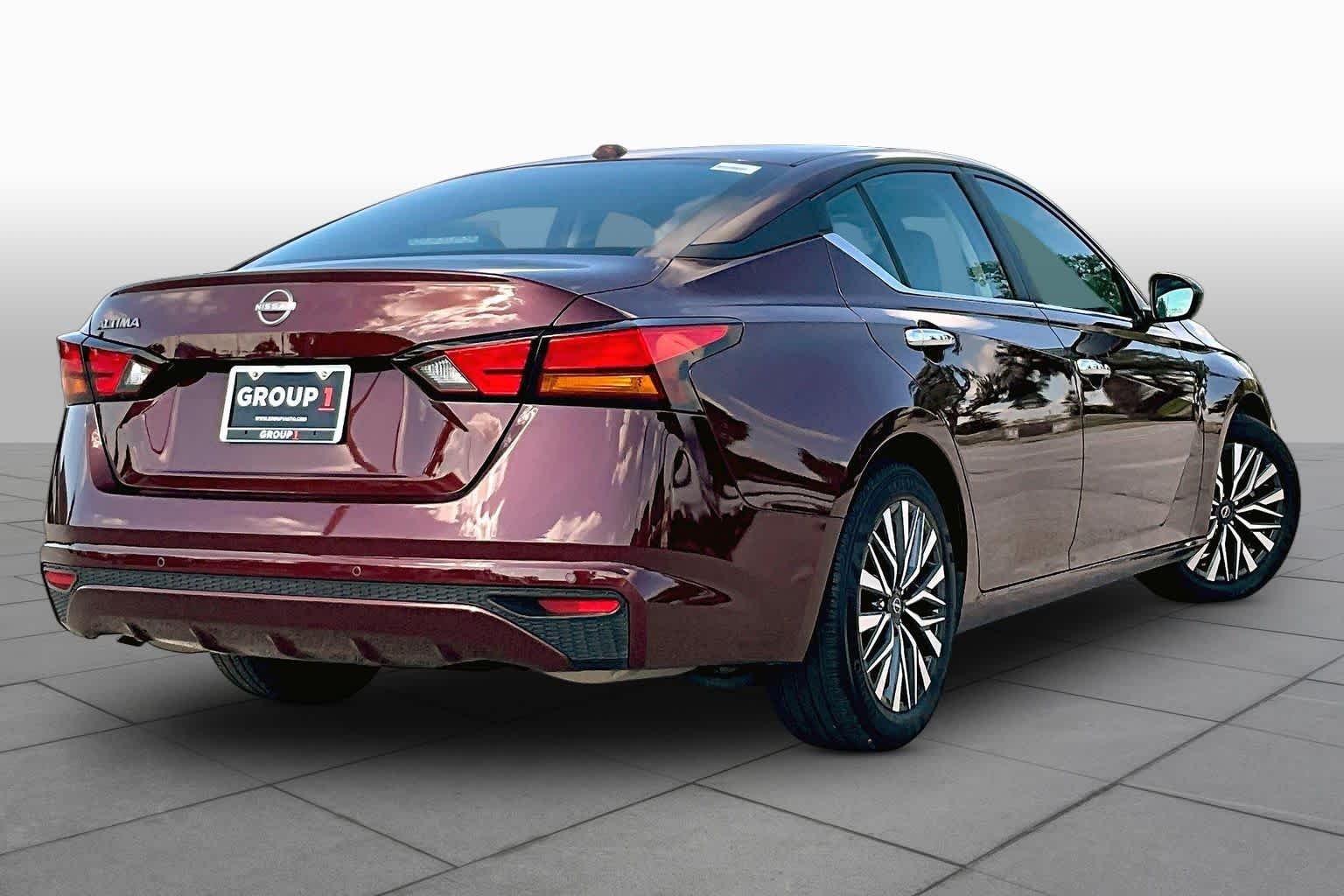 Certified Used 2025 Garnet Pearl Metallic Nissan SV image 13