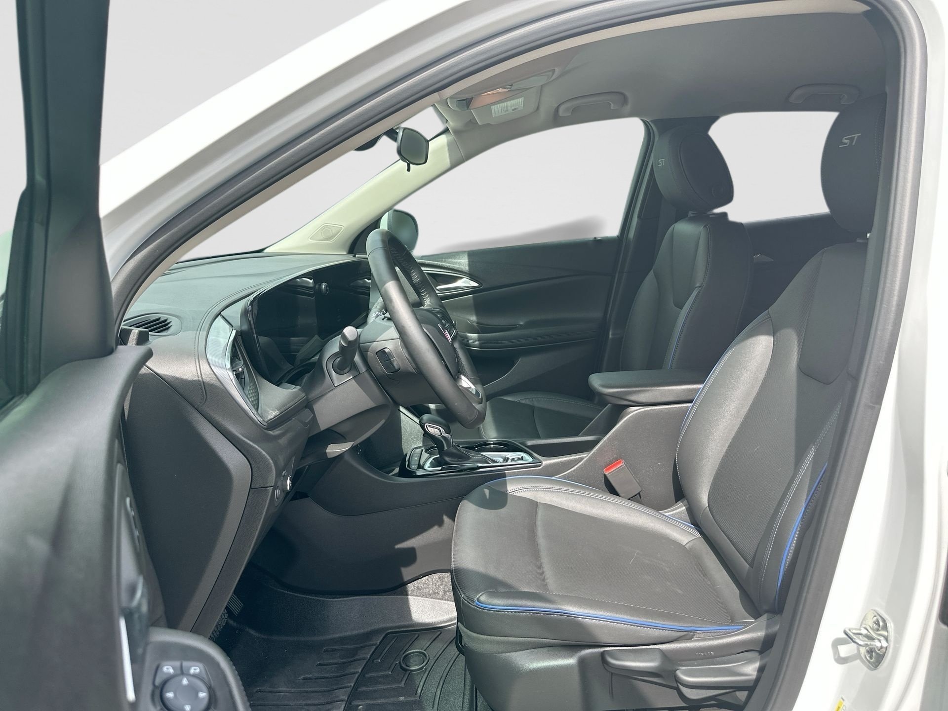 2025 Buick Encore GX Sport Touring - Photo 18