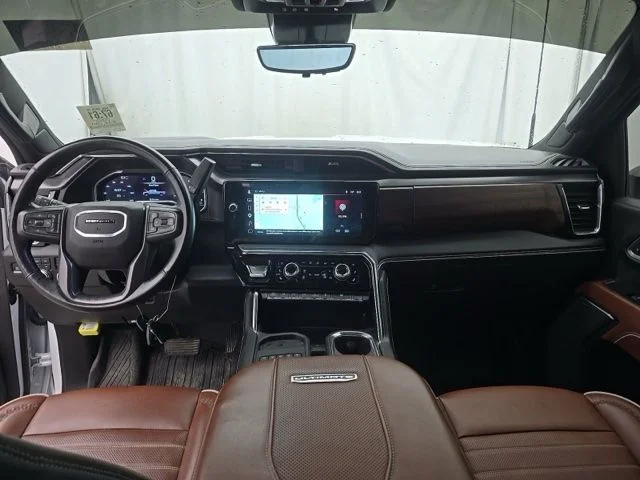 Used 2025  GMC Denali Ultimate image 10