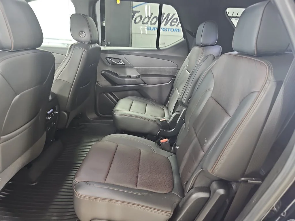 Used 2023 Black Chevrolet High Country image 19