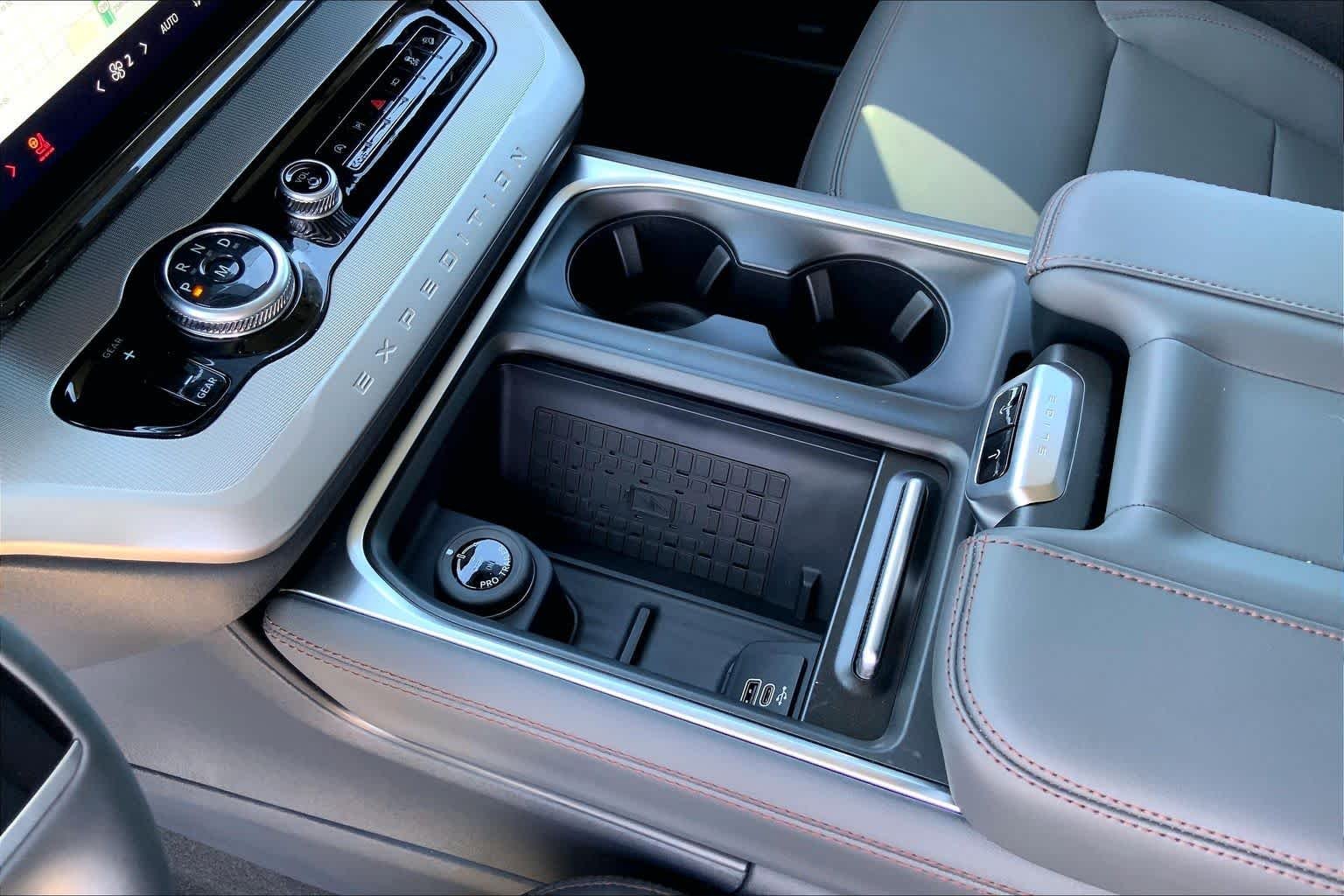 2025 Ford Expedition Active - Photo 7