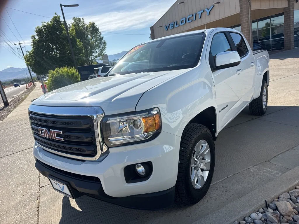 Used 2017 White GMC SLE1 image 3