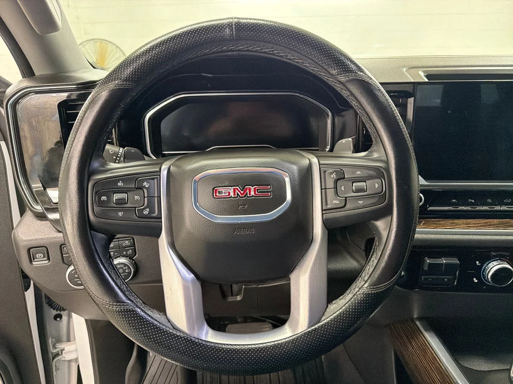Certified Used 2025 White GMC Elevation image 18