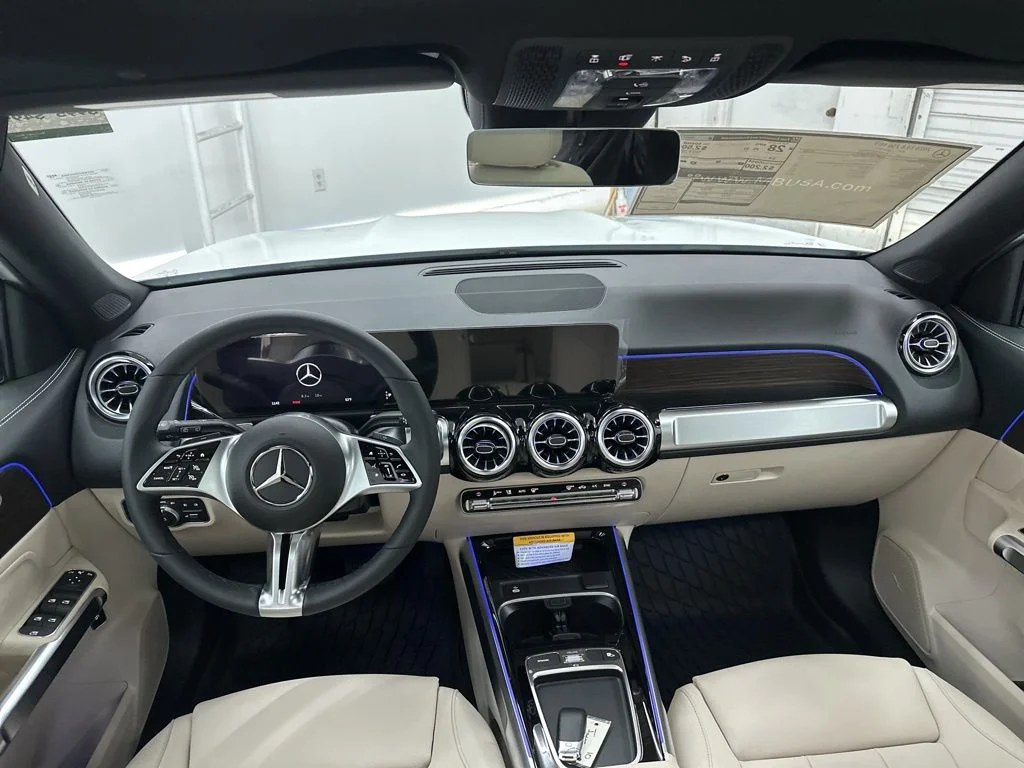 Used 2026 White Mercedes-Benz GLB 250 image 20