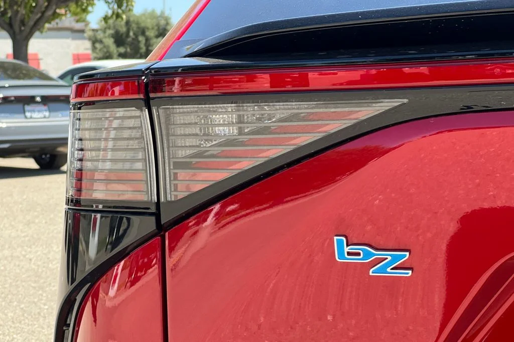 New 2026 Supersonic Red <sup>1</sup> Toyota  XLE image 27