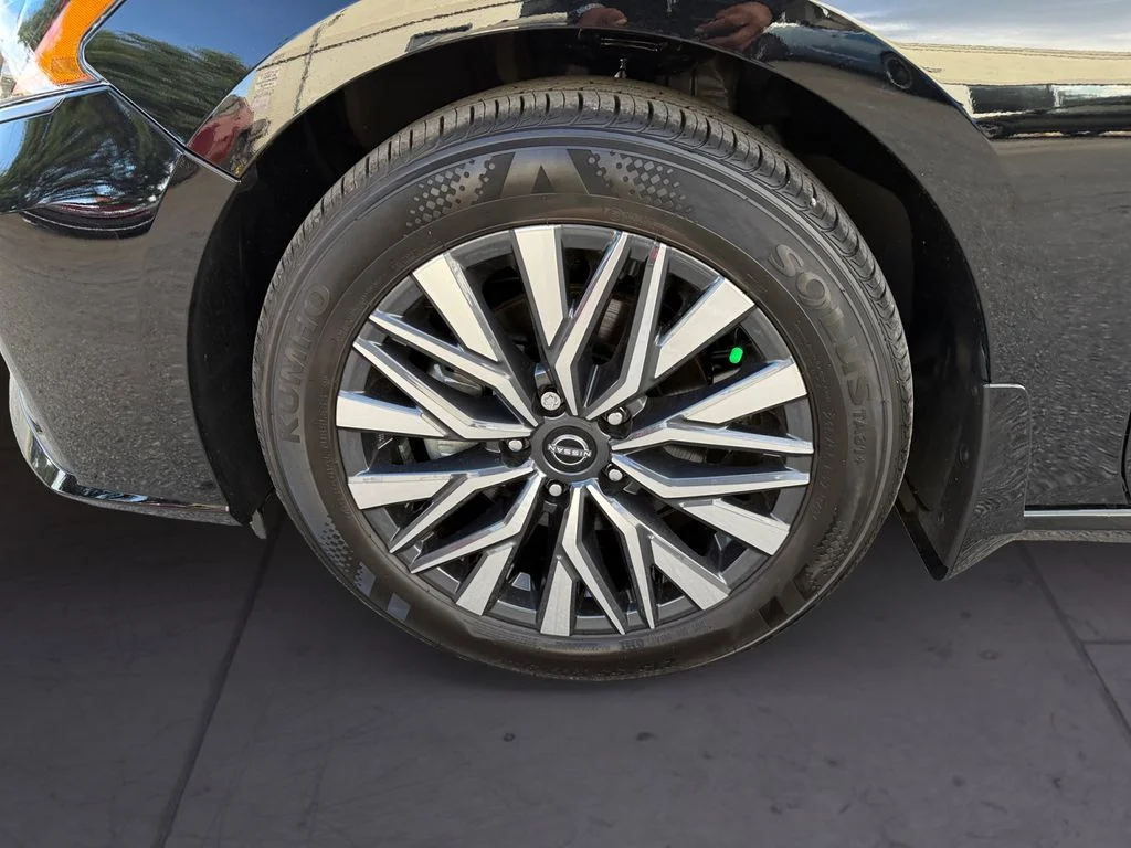 New 2026 Black Nissan 2.5 SV image 9