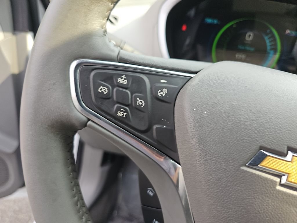 Used 2017 White Chevrolet LT image 16