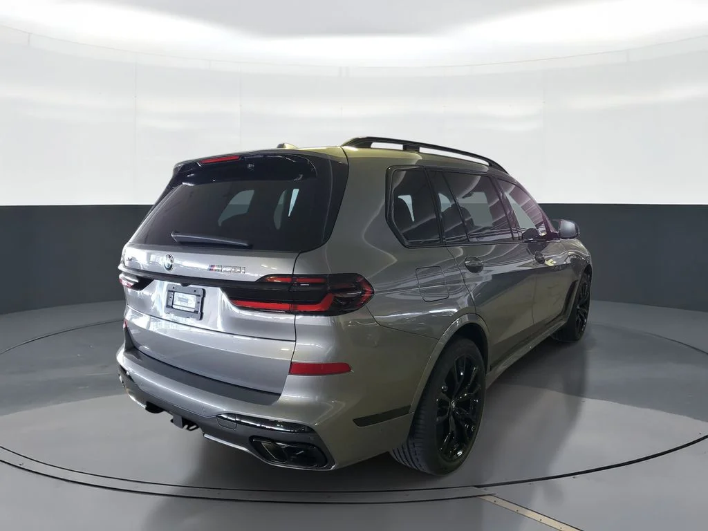New 2027 Skyscraper Grey Metallic BMW M60i image 3