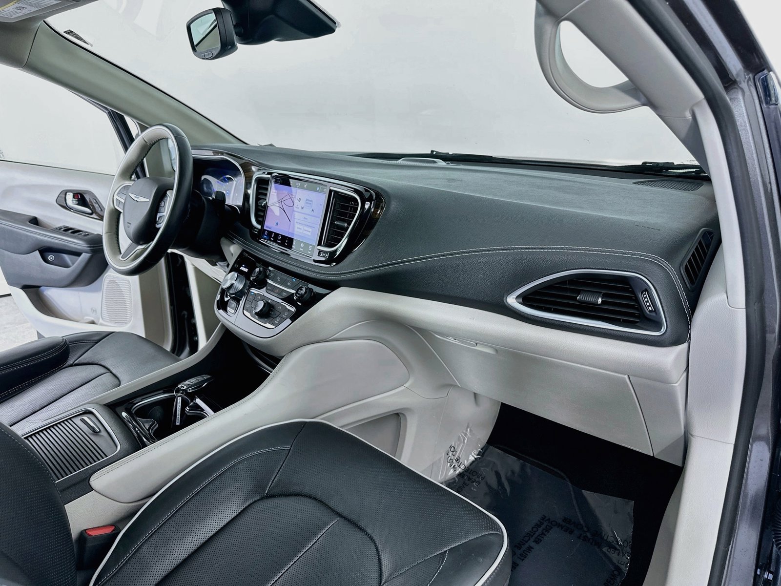 2021 Chrysler Pacifica Hybrid Limited - Photo 33