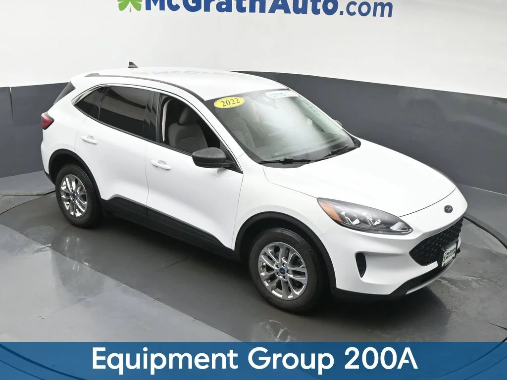 Certified Used 2022 White Ford SE image 3