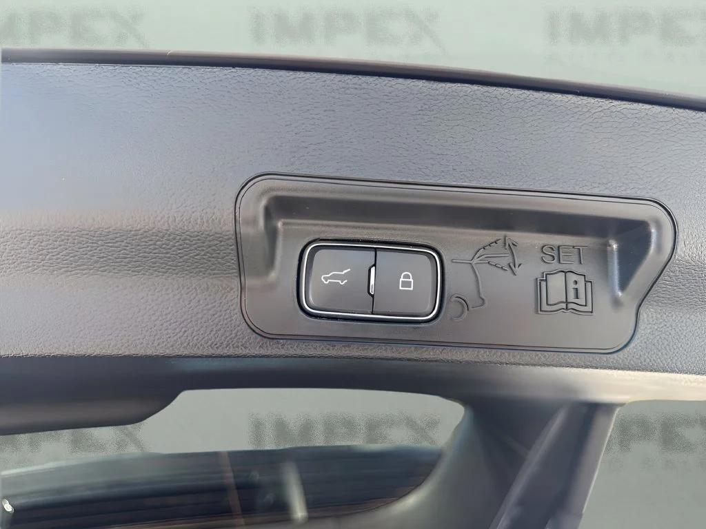 Used 2023 Gray Ford ST-Line image 25