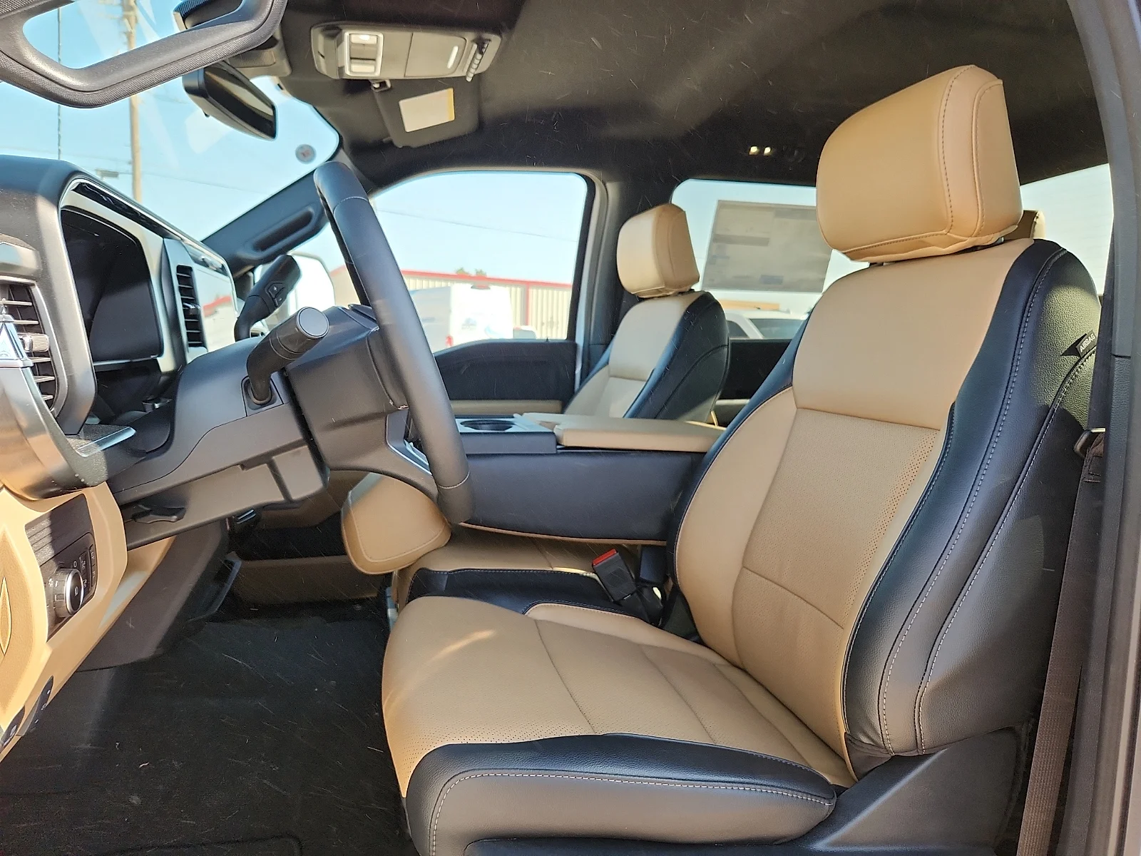 New 2026 Oxford White Ford Lariat image 17