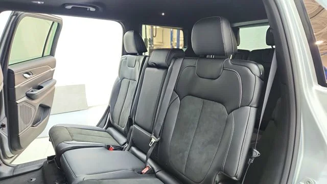 New 2026 Silver Zynith Exterior Paint Jeep Altitude image 21