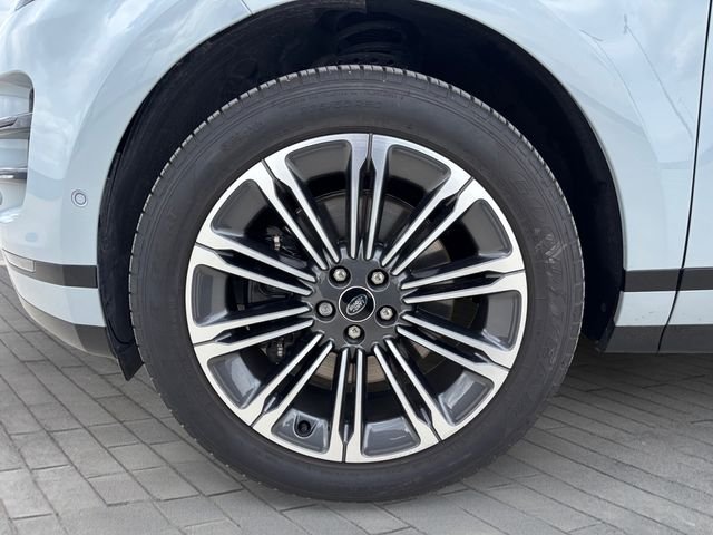 Certified Used 2026 Gray Land Rover Dynamic image 9