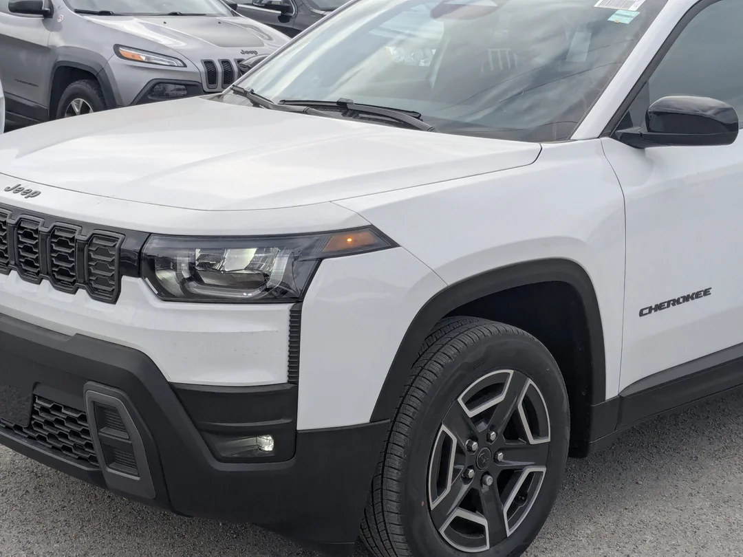 New 2026 White Jeep Laredo - - 4x4 - 1.6L Turbo Hybrid - Uconnect 5 w/ 12.3 Screen & More! image 9