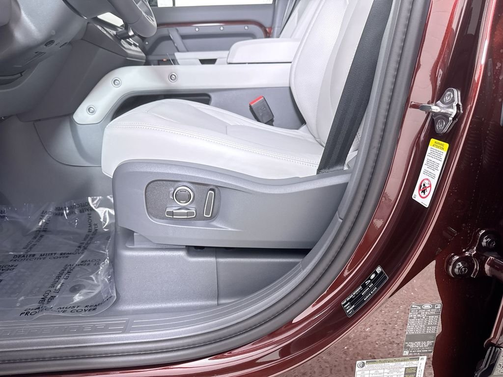 New 2026 Sedona Red Land Rover X-Dynamic SE image 12