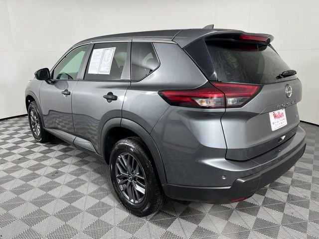 Used 2024 Gray Nissan S image 5