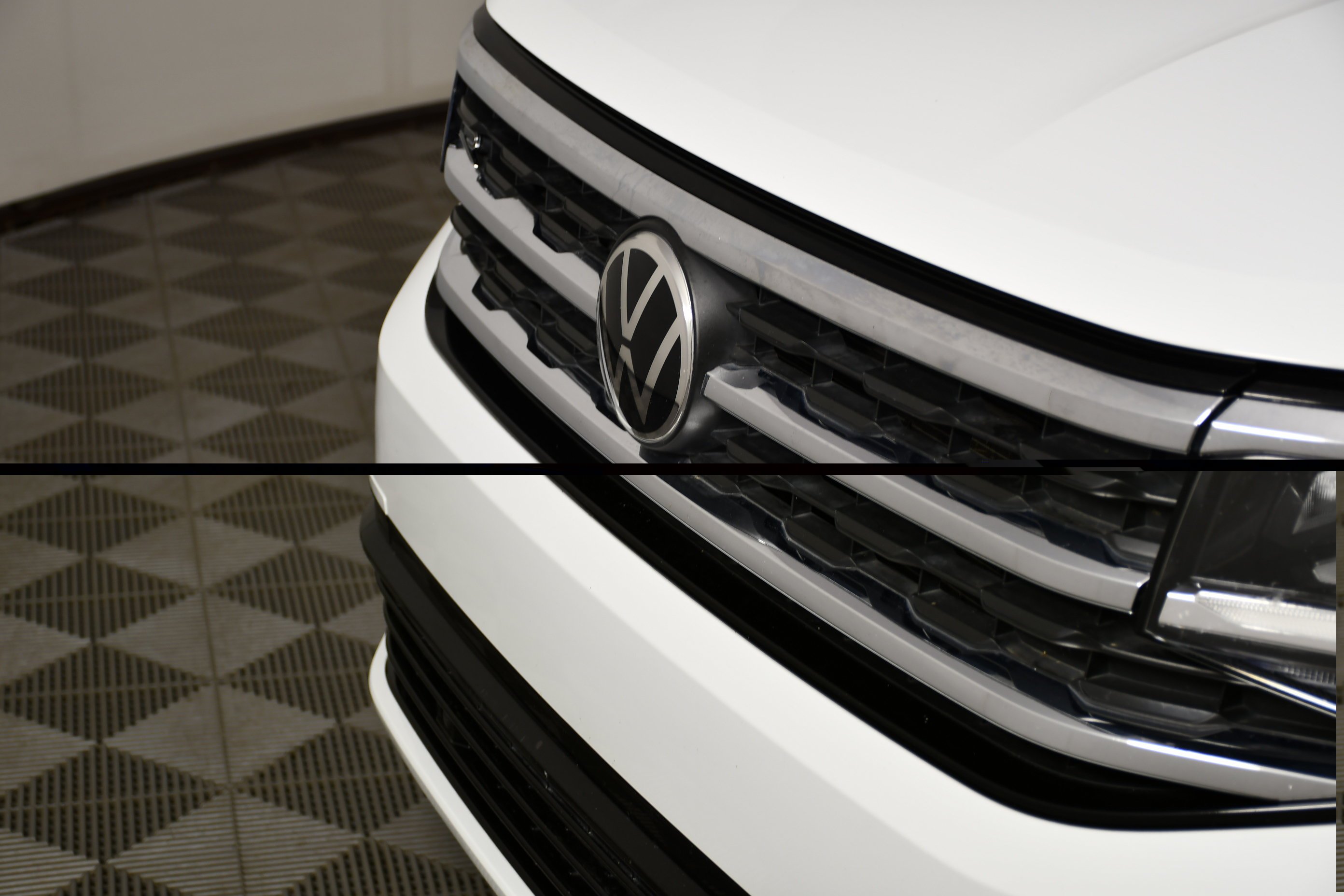 Used 2021 Pure White Volkswagen 3.6L V6 SE w/Technology R-Line image 11