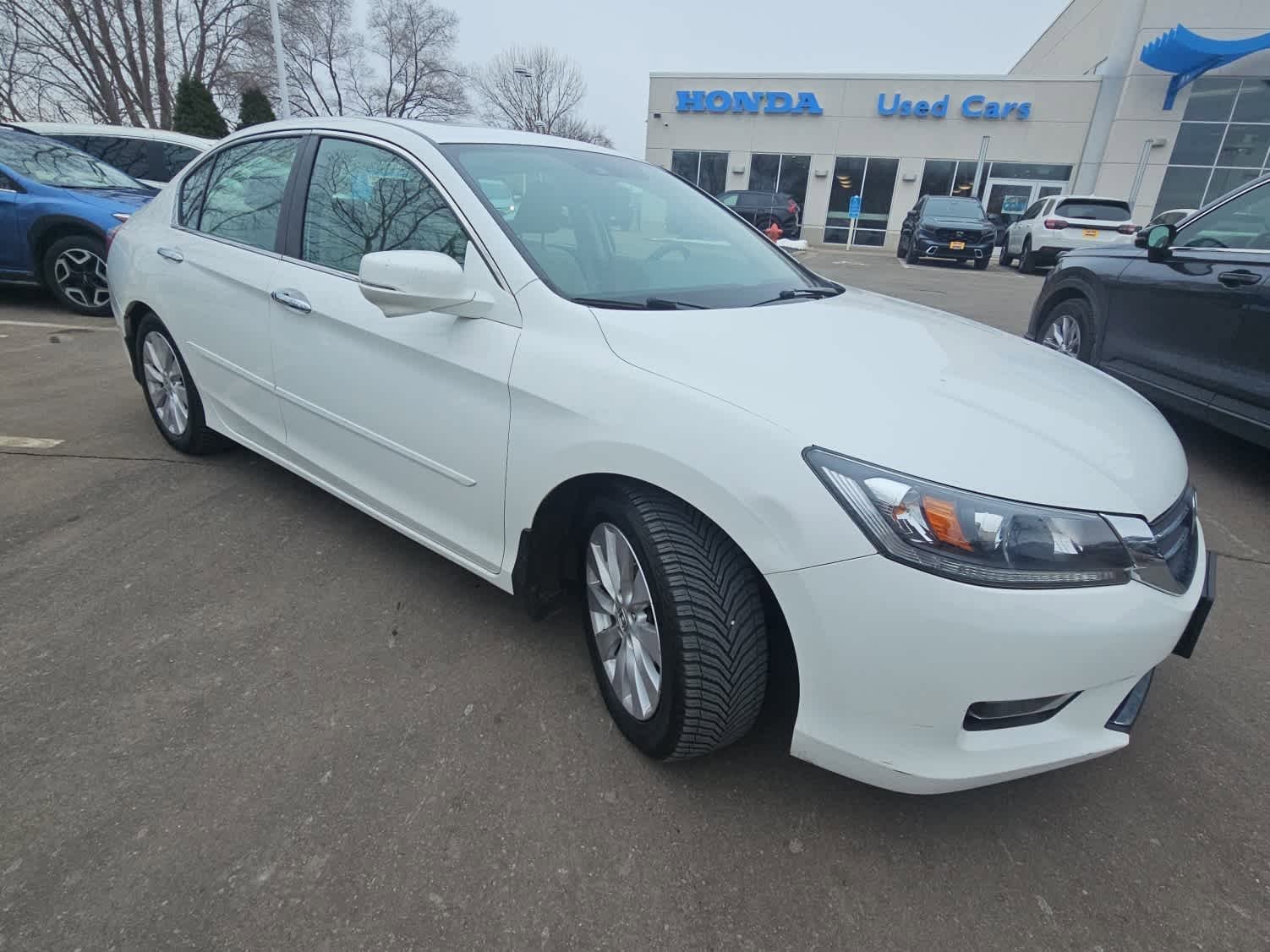 Used 2014 Honda Accord EX-L with VIN 1HGCR2F82EA014318 for sale in Hopkins, Minnesota