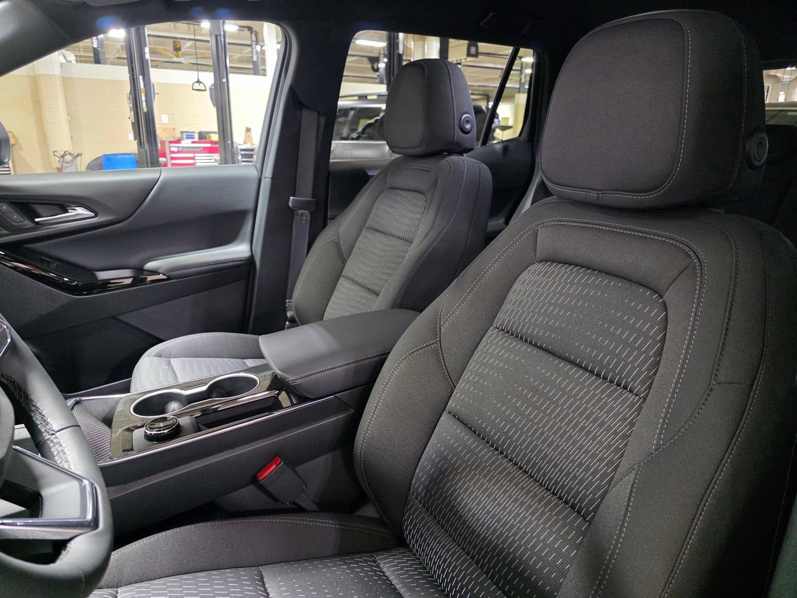 New 2027 Summit White Chevrolet LT image 22